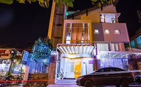 Akina House